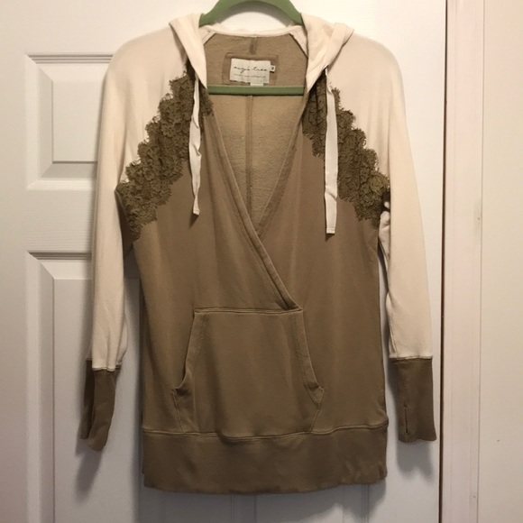 Evy’s Tree Sharon - Picture 1 of 3